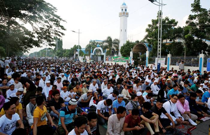 به‌ وێنه‌.. موسڵمانانى جيهان جه‌ژن پيرۆز ده‌كه‌ن